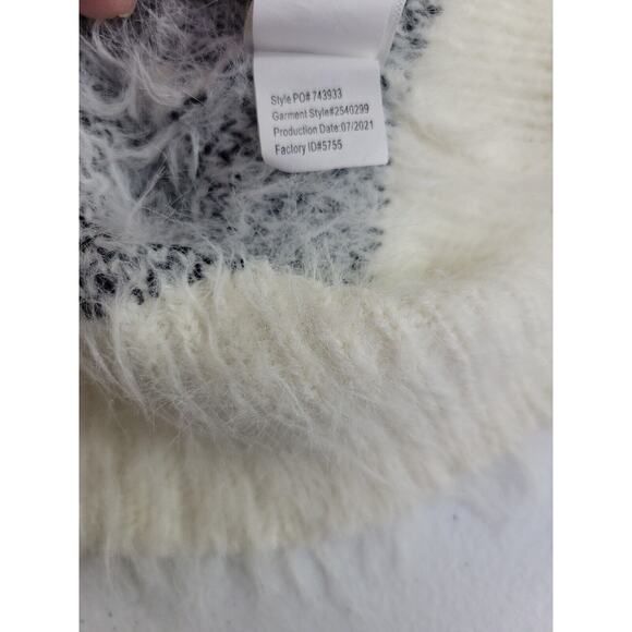 Maurices White Snowflake Eyelash Fuzzy Knit Pullover Sweater Women's Size Large - Picture 11 of 11